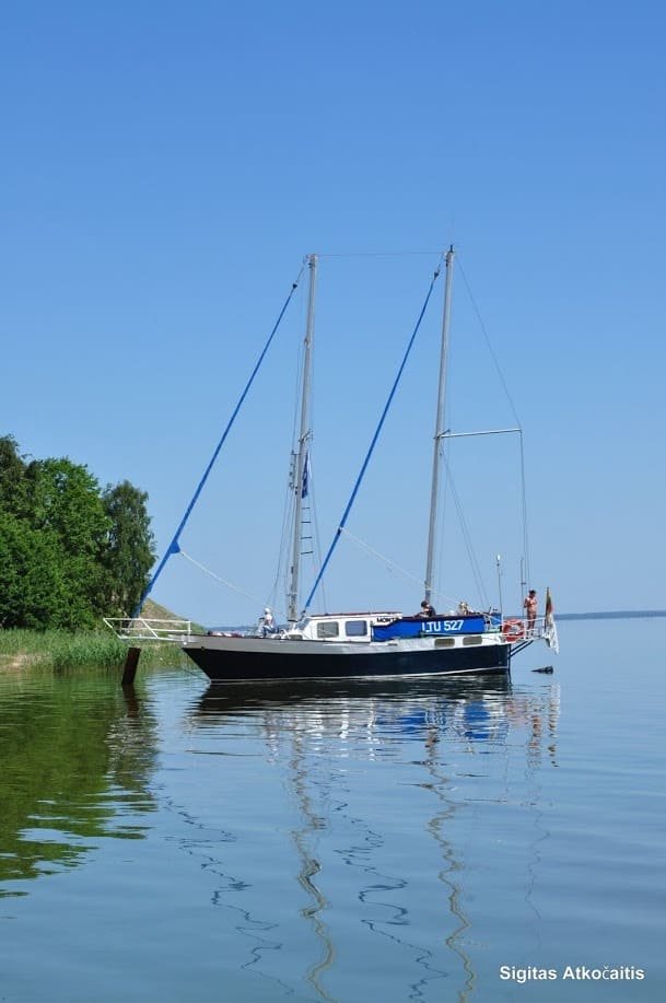 Jachta ramioje įlankoje